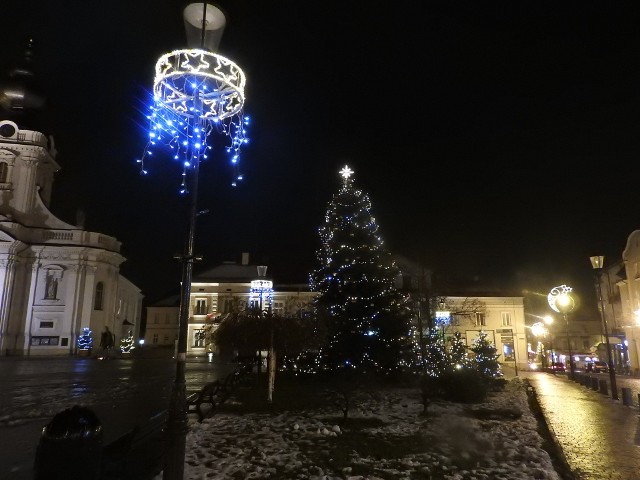 Wadowicki rynek udekorowany na święta