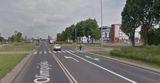 Do wypadku doszło na skrzyżowaniu ulic Olimpijskiej i Jarocińskiej, w pobliżu centrum handlowego