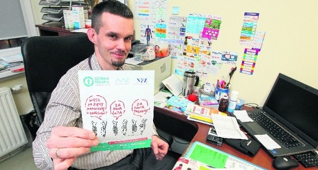 Doktor Sebastian Kędzierski z przychodni Artimed w Kielcach wydał na razie jedną zieloną kartę.