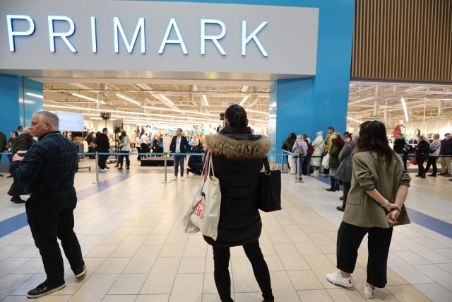 Kolekcja Primark The Edit to specjalnie wyselekcjonowana i nowoczesną odzież kobieca, z bezpretensjonalnymi fasonami. Są tu tradycyjne kroje i stonowane fasony.- Luźny top bez rękawów - 43 zł,- Dżersejowy top z długim rękawem - 60 zł,- Luźny T-shirt z krótkim rękawem - 50 zł, 