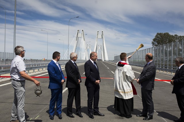 Najważniejszym elementem nowego odcinka S7 jest oczywiście podwójny most wantowy. Składa się z dwóch nitek, z których jedna ma 705 metrów długości, a druga 695. To największa tego typu konstrukcja w Małopolsce.Fot. Andrzej Banas / Polska Press