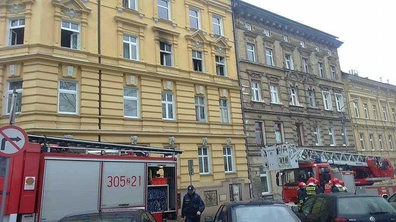 Pożar w Szczecinie. Jedna osoba nie żyje, 10 ewakuowano