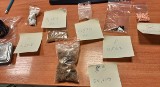 Makowscy policjanci znaleźli narkotyki w mieszkaniu 20-latka