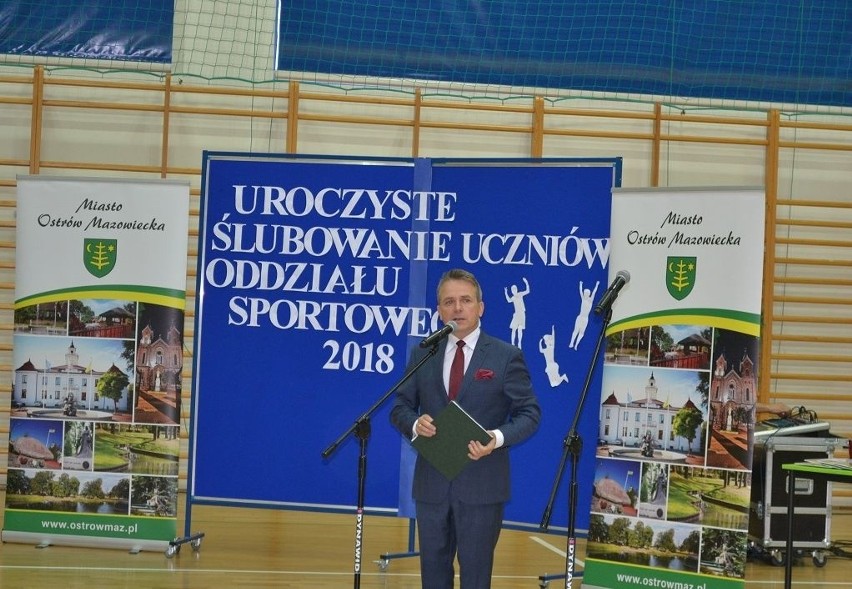 W Ostrowi młodzi sportowcy złożyli ślubowanie [ZDJĘCIA]