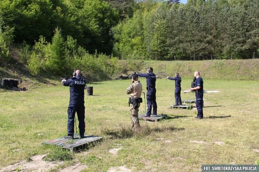Podczas piątkowych zawodów strzeleckich w gminie Bałtów