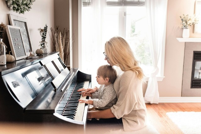 Muzyka ma naprawdę zbawienny wpływ na rozwój małego człowieka!