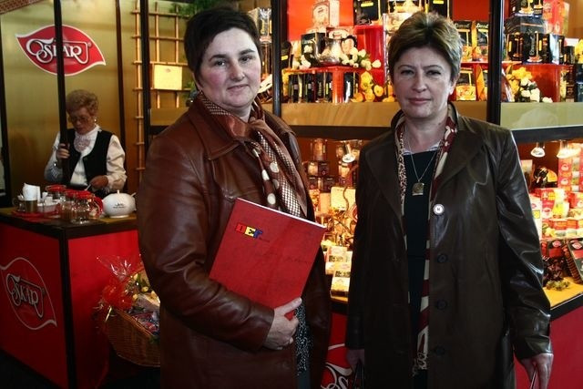 Maria Charkiewicz (z prawej, prezes Gminnej Spółdzielni Samopomoc Chłopska w Mielniku. - Cieszę się, że firma organizuje targi, na których można poznać nowe produkty, które wkrótce pojawią się na rynku, spotkac się z producentami, nawiązać dużo kontaktów.