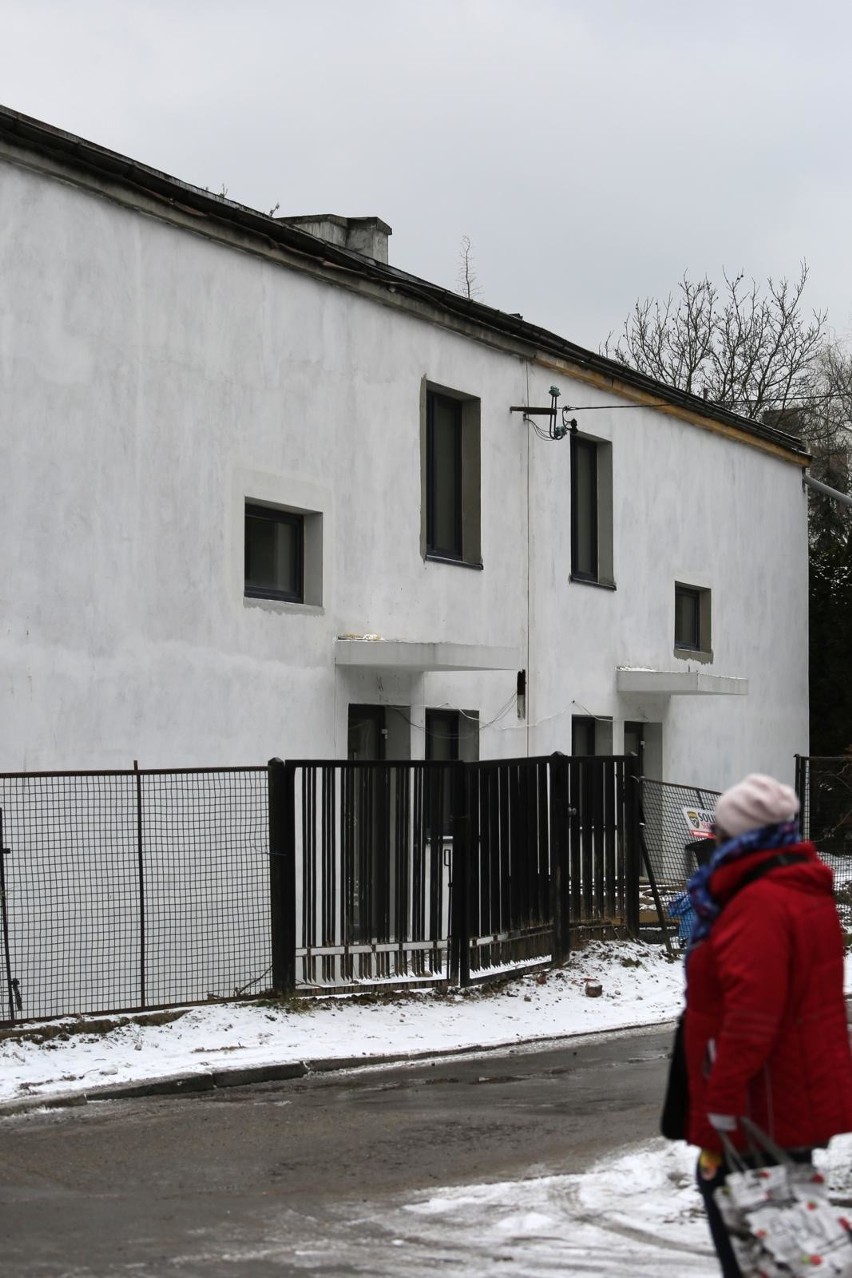 Krakowskie metamorfozy, czyli domy zmieniają się w małe bloki i niszczą miejski krajobraz