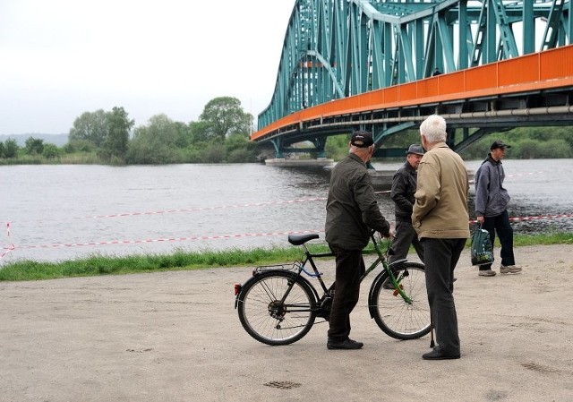 Od 1 do 8 centymetrów opadła woda w Gozdowicach, Bielinku, Widuchowej i Gryfinie.