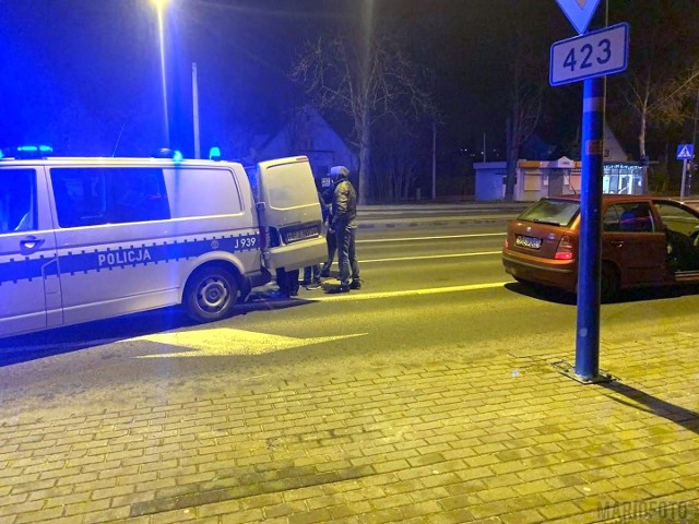 Zatrzymanie 27-letniego pijanego kierowcy na ulicy Ozimskiej w Opolu.