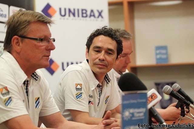 Jedną z pierwszych decyzji Tomasza Kaczyńskiego (z prawej), kiedy w trakcie sezonu został prezesem Unibaksu, było zatrudnienie trenera Stanisława Chomskiego