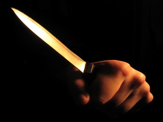 Sprawca próbował zabić swoją żonę nożem