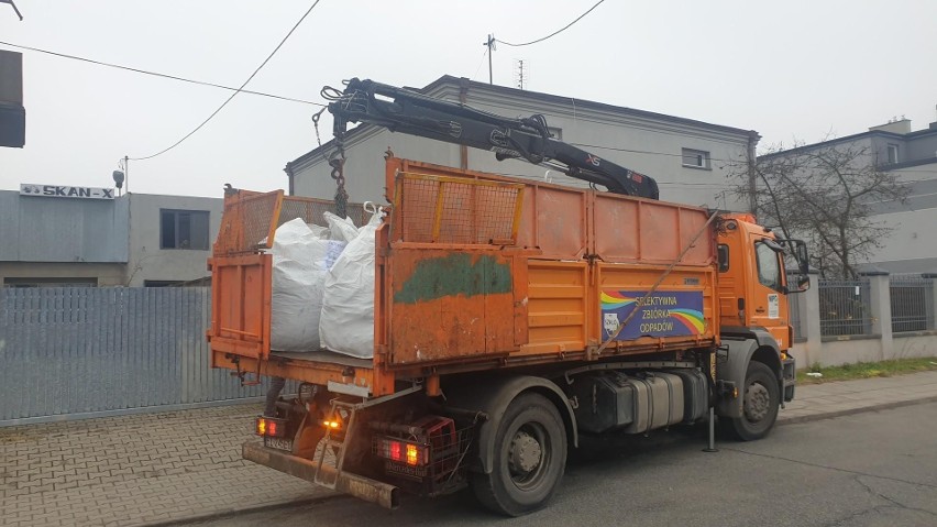 Łodzianie dostawali węgiel w torbach typu big-bag. Można...