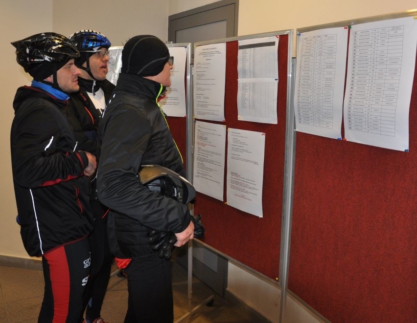 Rywalizacja w trudnych warunkach - triathlon w Sandomierzu