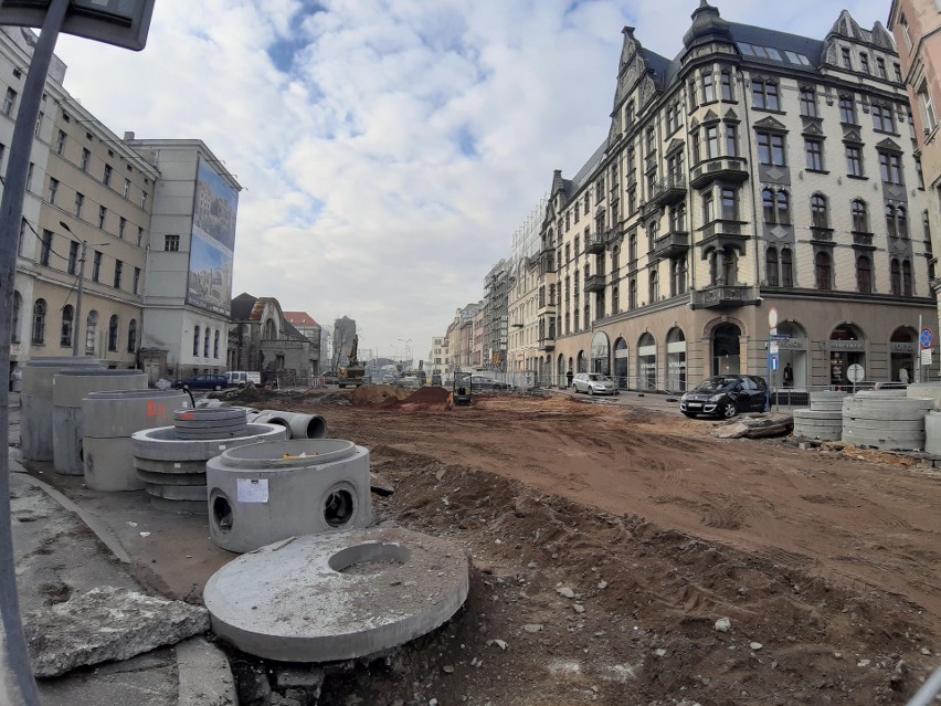 Przebudowa ulicy Dworcowej w Katowicach zwolniła, zanim na dobre wystartowała ZDJĘCIA Prace czasowo wstrzymano