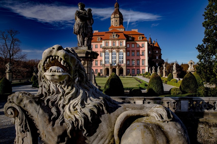 Zamek Książ to trzeci największy tego typu obiekt w Polsce,...