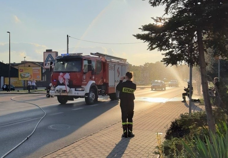 Strażacy ochotnicy z Oświęcimia mają nowiutki samochód z pełnym wyposażeniem. Cieszą się, bo dawno chcieli mieć taki pojazd [ZDJĘCIA]