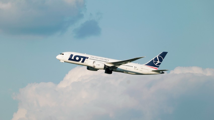Według analityków AirHelp, PLL LOT obsłużyły w 2022 r. ponad...