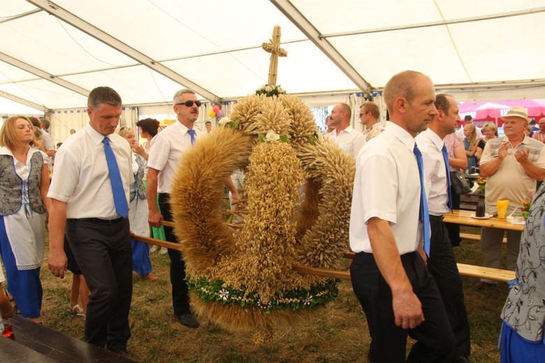 W Komprachcicach rolników jak na lekarstwo, ale dożynki...