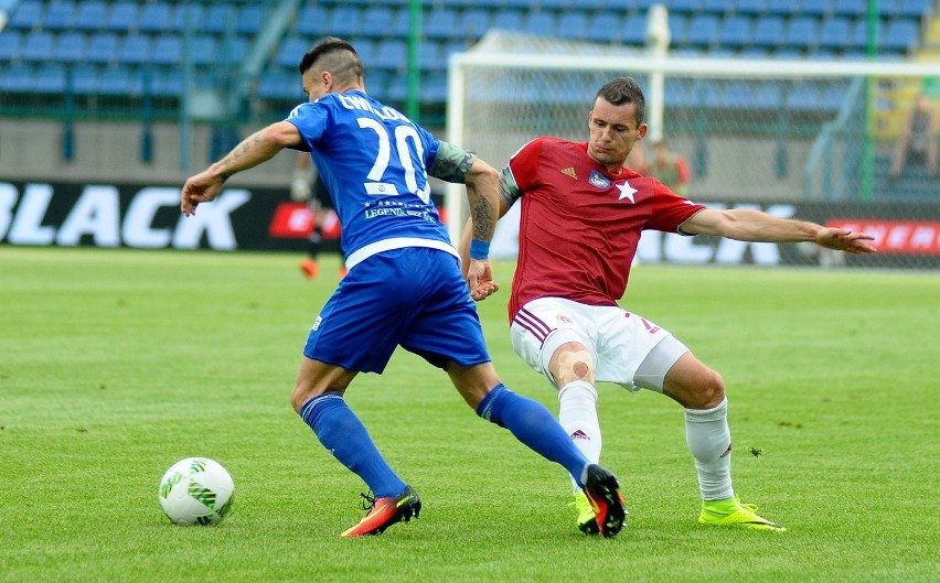 Wisła - Ruch 1-2: "Biała Gwiazda" na dnie tabeli po czwartej porażce z rzędu w ekstraklasie [WIDEO]