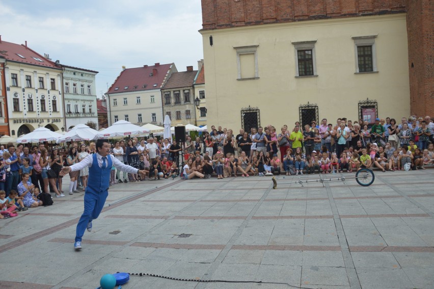 Tarnów. Pół miasta chciało mieć selfie z Mr Tartuffo (ZDJĘCIA)