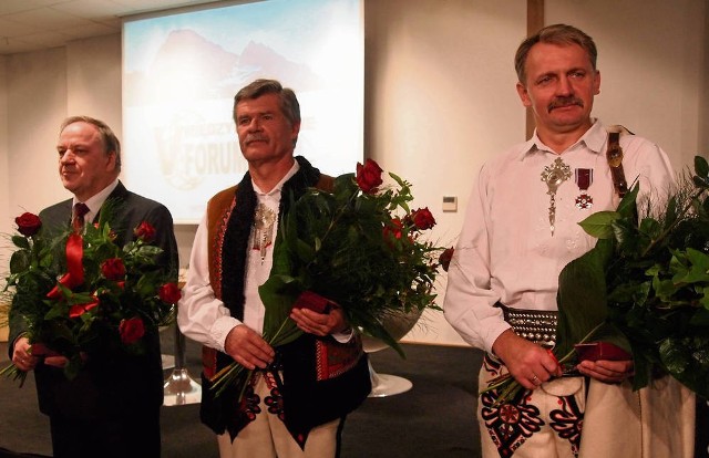 Nagrodzeni przez prezydenta RP w czasie otwarcia forum (od lewej) – Franciszek Kaletka, Jan Piszczek i Andrzej Skupień