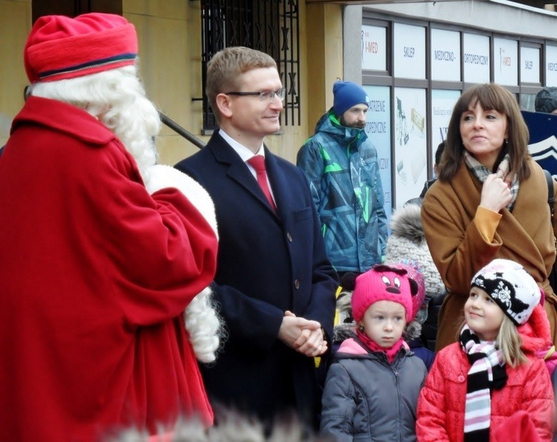 Święty Mikołaj spotkał się z dziećmi z częstochowskich szkół...