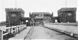 Zobacz Fordon na archiwalnych zdjęciach - popatrz na stary most i naukę lotu szybowcem [archiwalne zdjęcia]