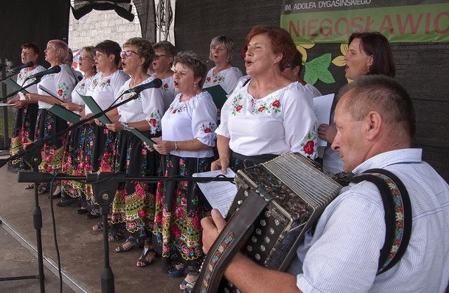 Na zdjęciu Zespół Śpiewaczy Młodzawy Dziś i Jutro