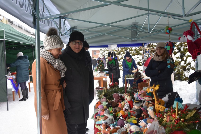 Udany Kiermasz Świąteczny w Iwaniskach. Było cudownie i...