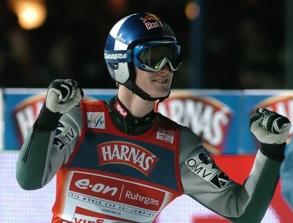 Thomas Morgenstern w pierwszym konkursie PŚ w Sapporo skakał najrówniej.