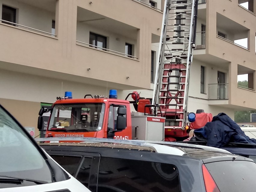 Pożar bloku przy ul. Paganiniego w Lublinie. Trwa akcja gaśnicza (ZDJĘCIA)