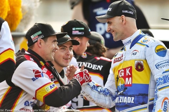 Tomasz Jędrzejak i Tomasz Gollob. Obaj wiedzą, jak ciężko się schodzi z motocykla.