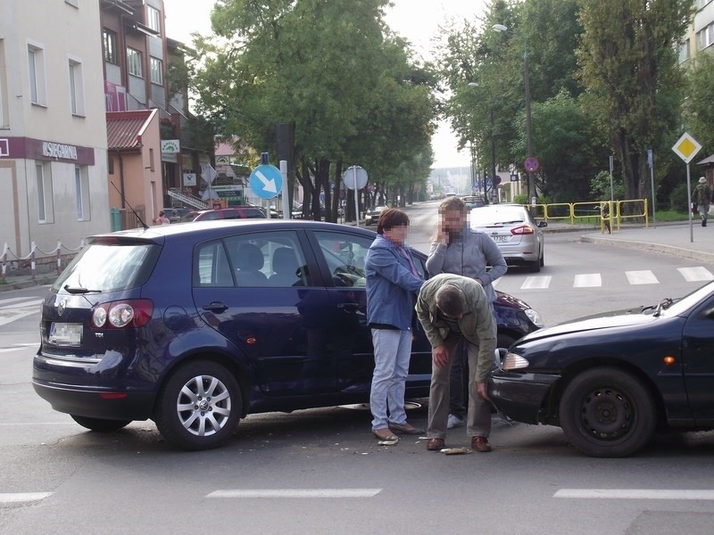 Oba auta miały tablice rejestracyjne z powiatu ostrołęckiego