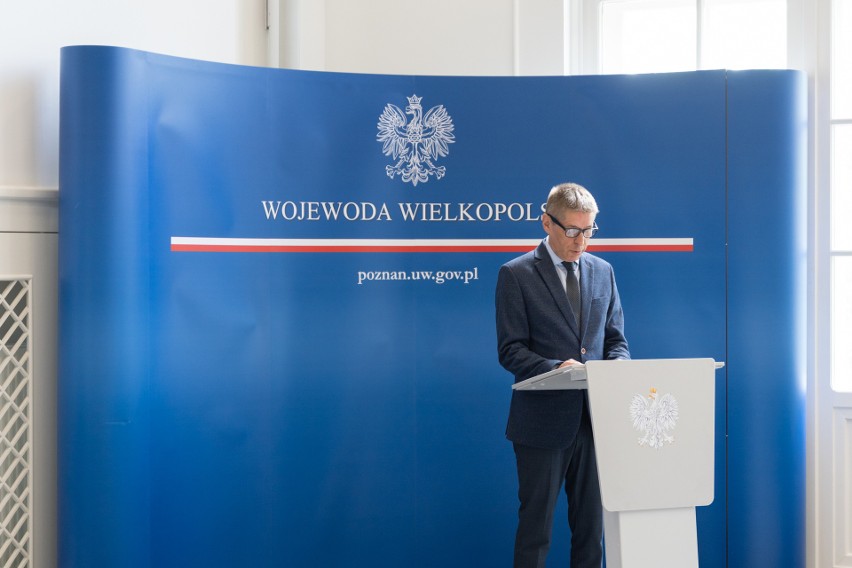 Wojewoda wielkopolski wręczył odznaczenia 18 Wielkopolanom.