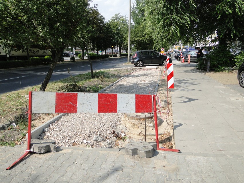 W Radomiu trwa budowa ścieżki rowerowej od ronda Mikołajczyka do ulicy Traugutta. Sprawdziliśmy postęp prac. Zobaczcie zdjęcia