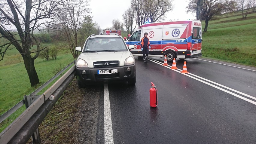 Zakopianka: Zderzenie dwóch samochodów w Klikuszowej. Tworzy się spory korek 