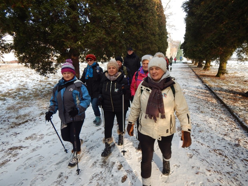 Pasjonaci pieszych wędrówek wzięli udział w II Zimowym Rajdzie Borysa [ZDJĘCIA]