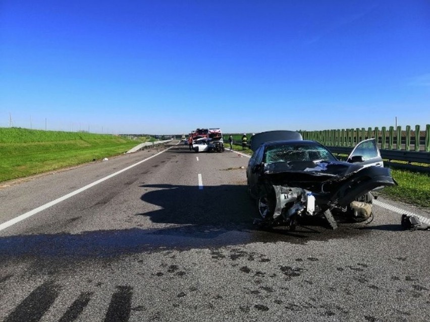 Wypadek na autostradzie A4 w okolicach Jarosławia. Zderzyły się dwa samochody, są ranni [ZDJĘCIA]