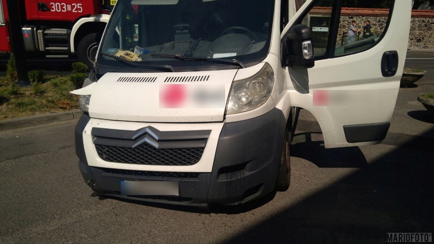 Niemodlin: Kierowca uderzył w zabytkową wieżę