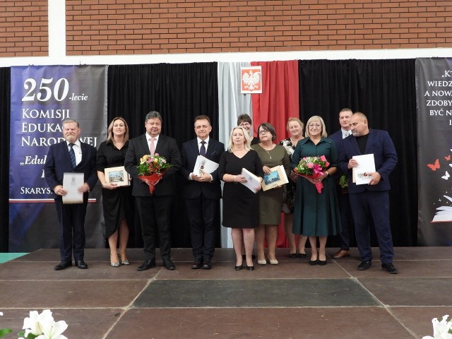 W Publicznej Szkole Podstawowej w Skaryszewie uhonorowano najlepszych nauczycieli z całej gminy.