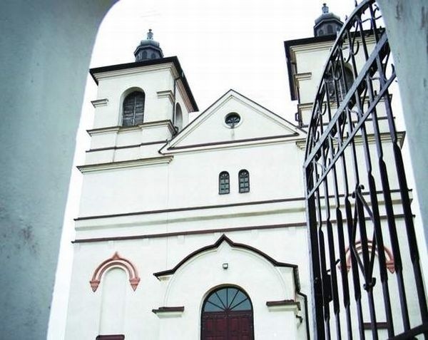 Do kontaktów seksualnych między duchownym a dziewczyną miało dochodzić na plebanii tuż przy cerkwi w centrum Bociek
