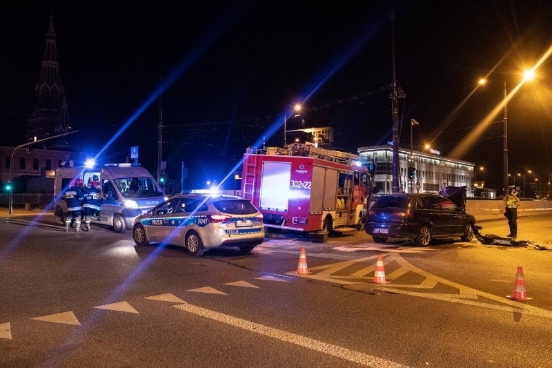 Wypadek strażaków jadących do pożaru w Łodzi. Jedna osoba ranna! [zdjęcia]