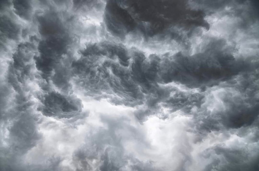 Burzowe chmury nad Białymstokiem i okolicami. Zobacz zjawiskowe zdjęcia internautów 25.06.2021