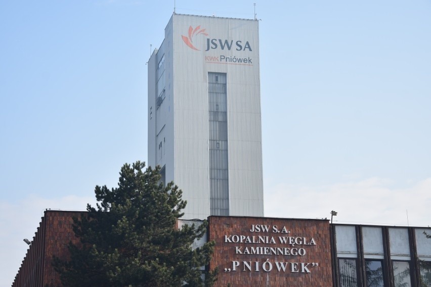 Wypadek w KWK Pniówek w Pawłowicach. Do rannego górnika lądował śmigłowiec LPR