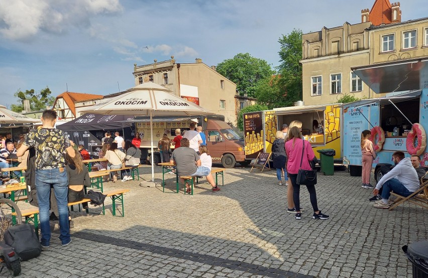 Trwa Zlot Food Trucków w Golubiu-Dobrzyniu. Piękna pogoda i...