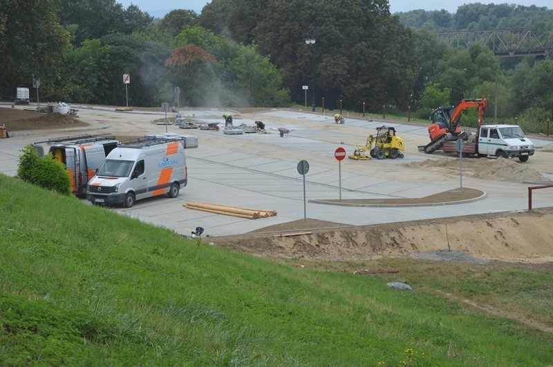 Nowy Sącz. Opóźnienie w budowie parkingu „pod Panoramą”. Jest nowy termin zakończenia robót [ZDJĘCIA]