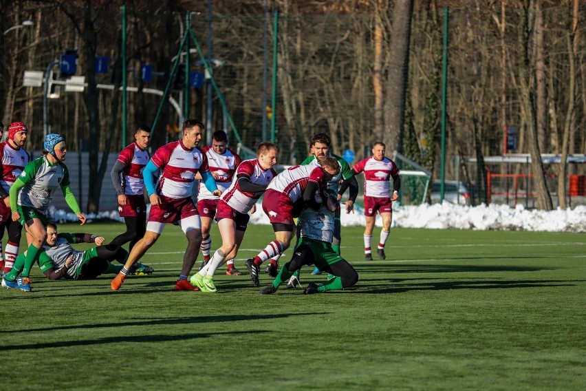 Białostoccy rugbyści (biało-czerwone stroje) nie mają...