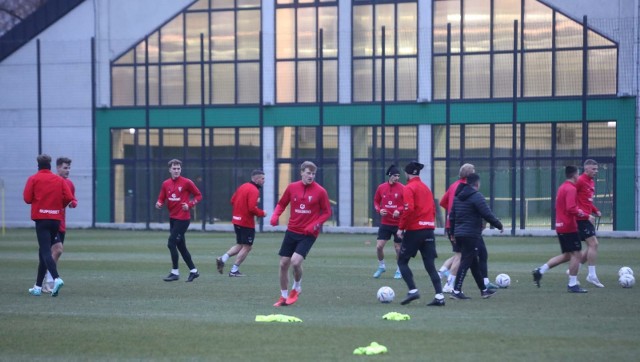 W piątek piłkarze Górnika Zabrze odmówili wyjścia na trening.Zobacz kolejne zdjęcia. Przesuwaj zdjęcia w prawo - naciśnij strzałkę lub przycisk NASTĘPNE