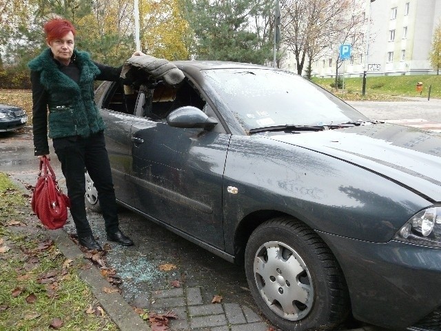 Nasz seat ibiza stał pod blokiem dwa lata. Wczoraj ktoś go podpalił - mówi Bożena Kowalczyk.